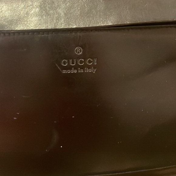 August Gucci Tote zipper closure - Picture 3 of 16